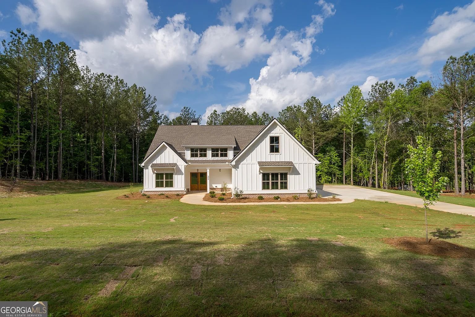 304 Woodfin Way 01.jpg