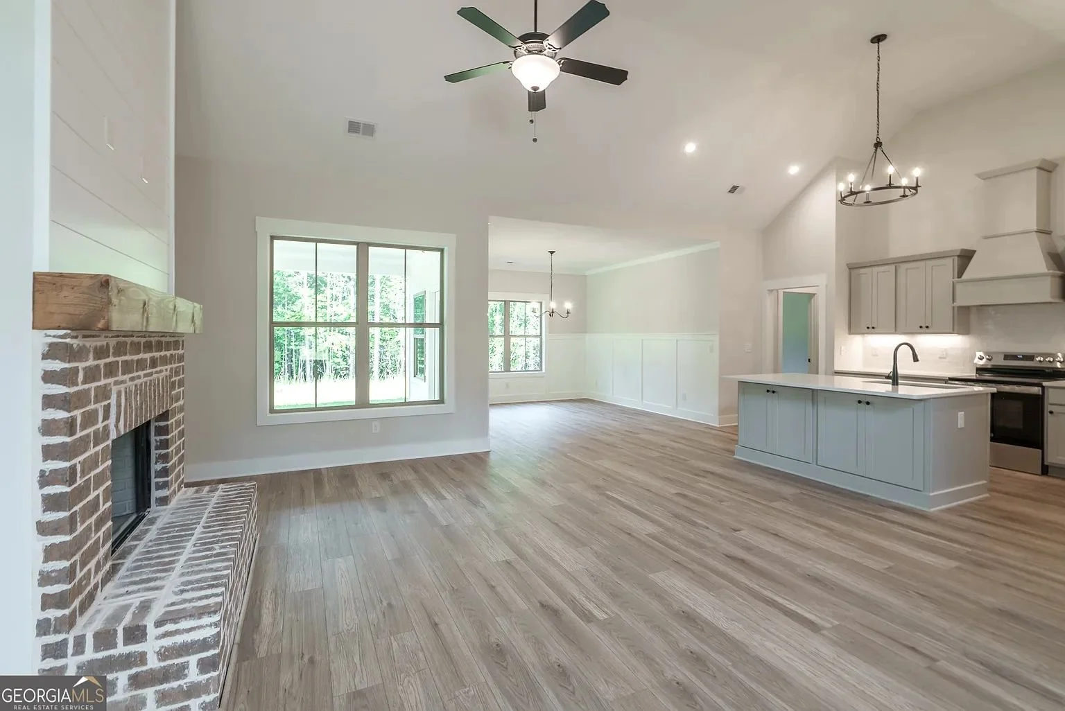 304 Woodfin Way 07.jpg