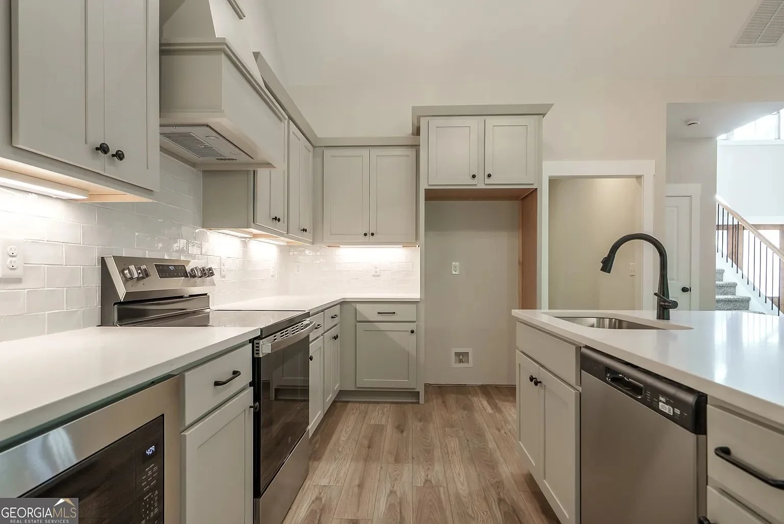 304 Woodfin Way 11.jpg