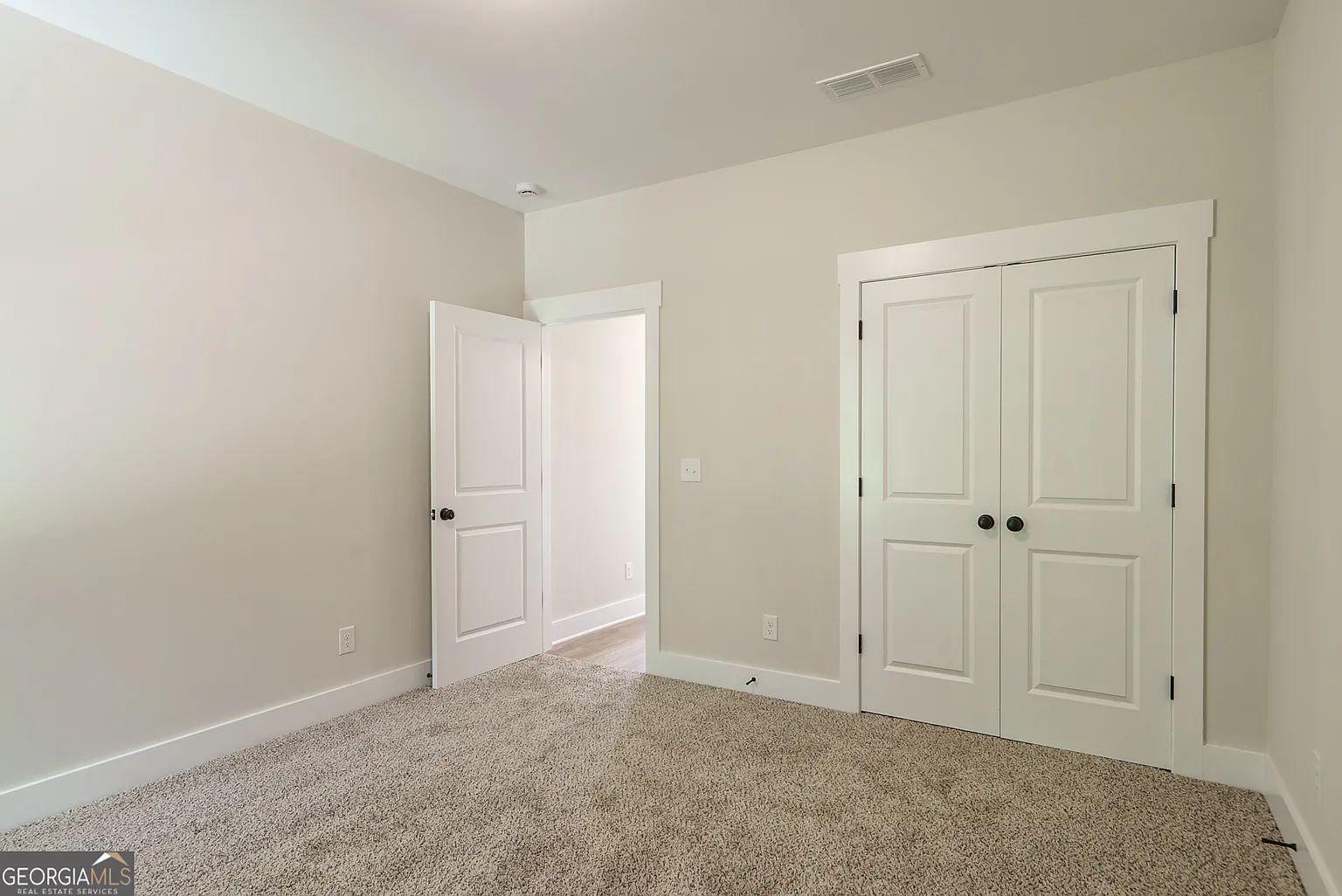 304 Woodfin Way 19.jpg