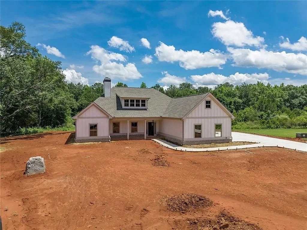 347 Woodfin Way 01.jpg