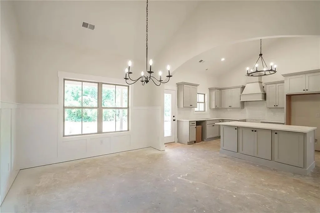347 Woodfin Way 08.jpg
