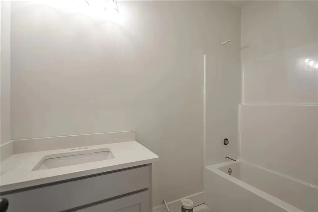 347 Woodfin Way 13.jpg