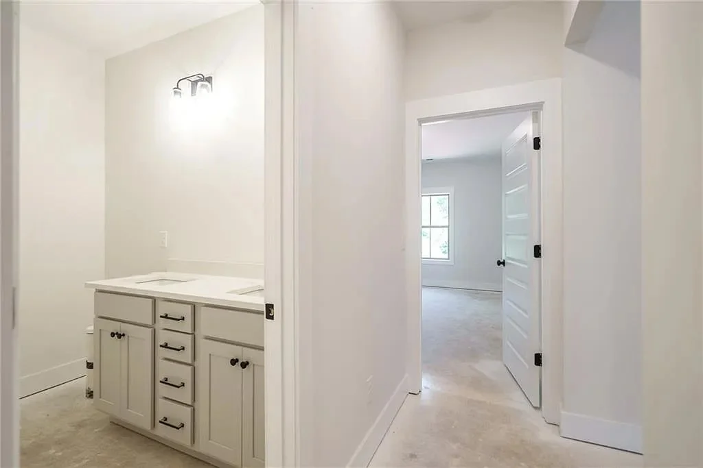 347 Woodfin Way 14.jpg