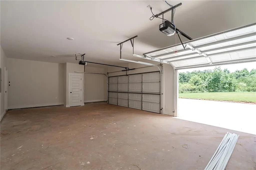 347 Woodfin Way 19.jpg