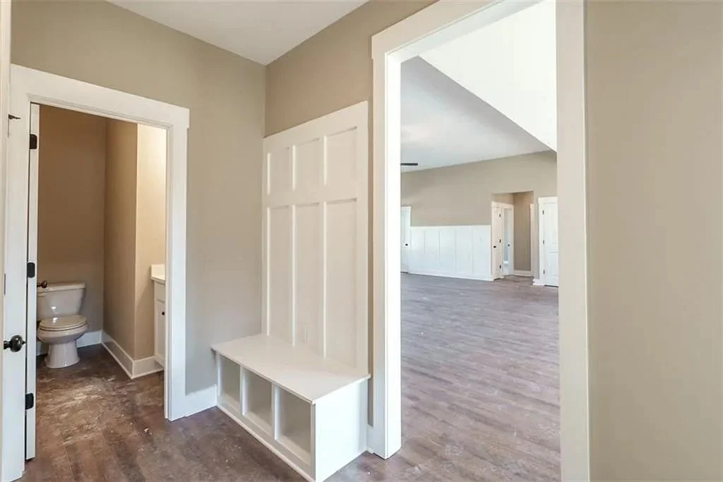 218 Woodfin Way 08.jpg