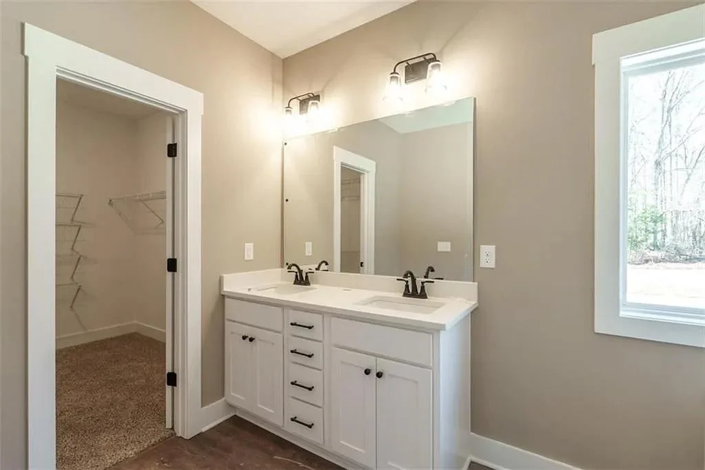 218 Woodfin Way 10.jpg