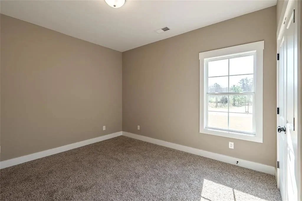 218 Woodfin Way 16.jpg