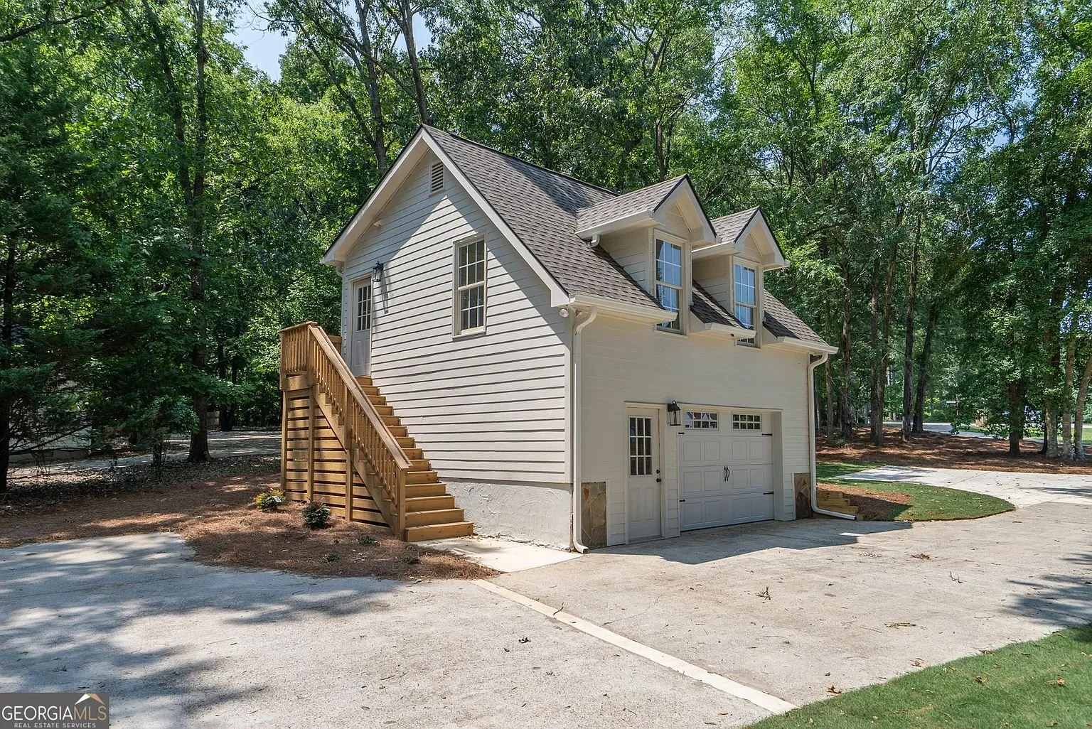 200 Whitney St 36.jpg