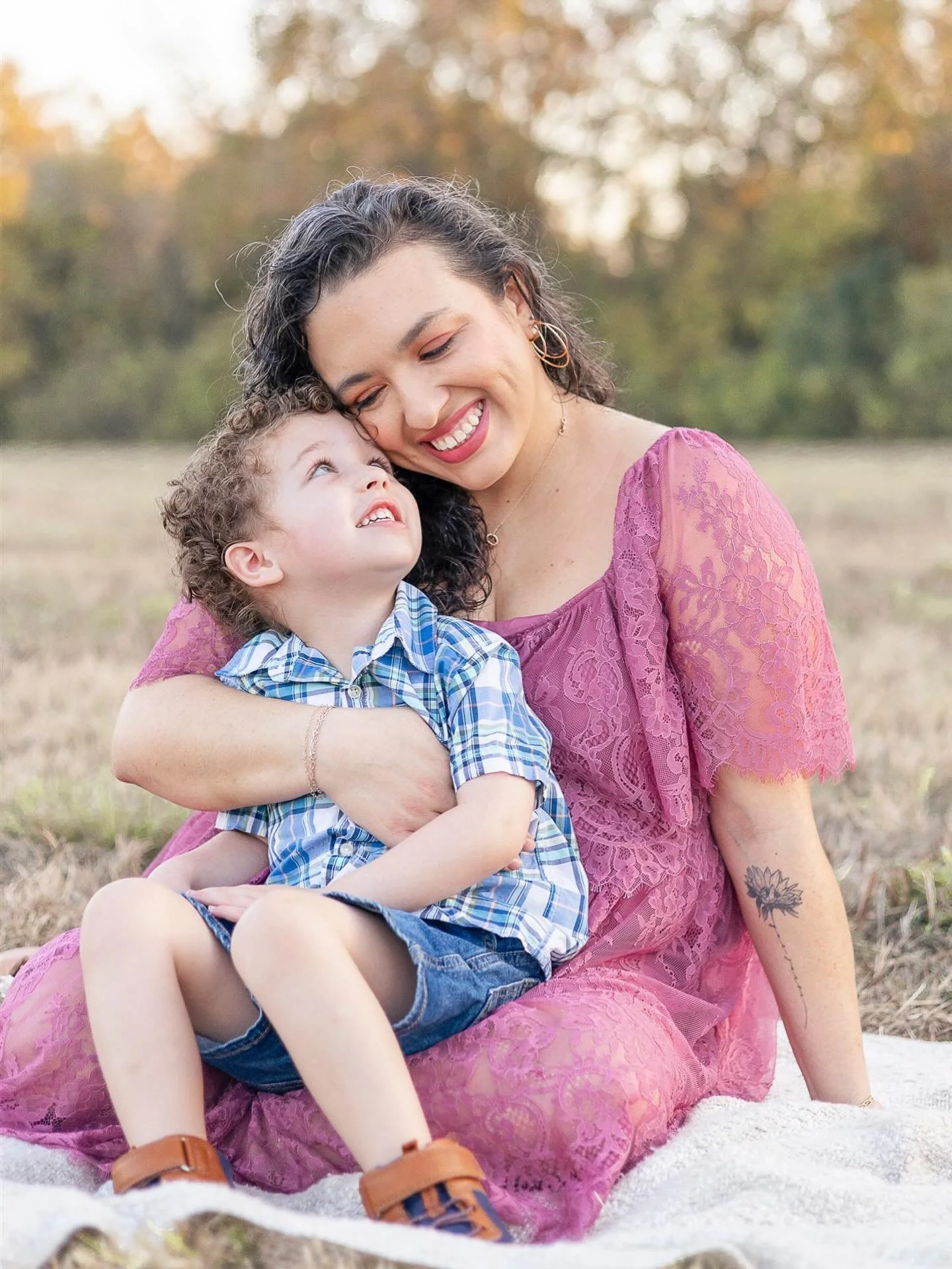 When I say I&rsquo;m all about the moms, this is what I mean. Everyone deserves a close, candid look at their love that brings back the specialness of these moments. The world was still, especially you, and you got to hold your baby safe in your arms