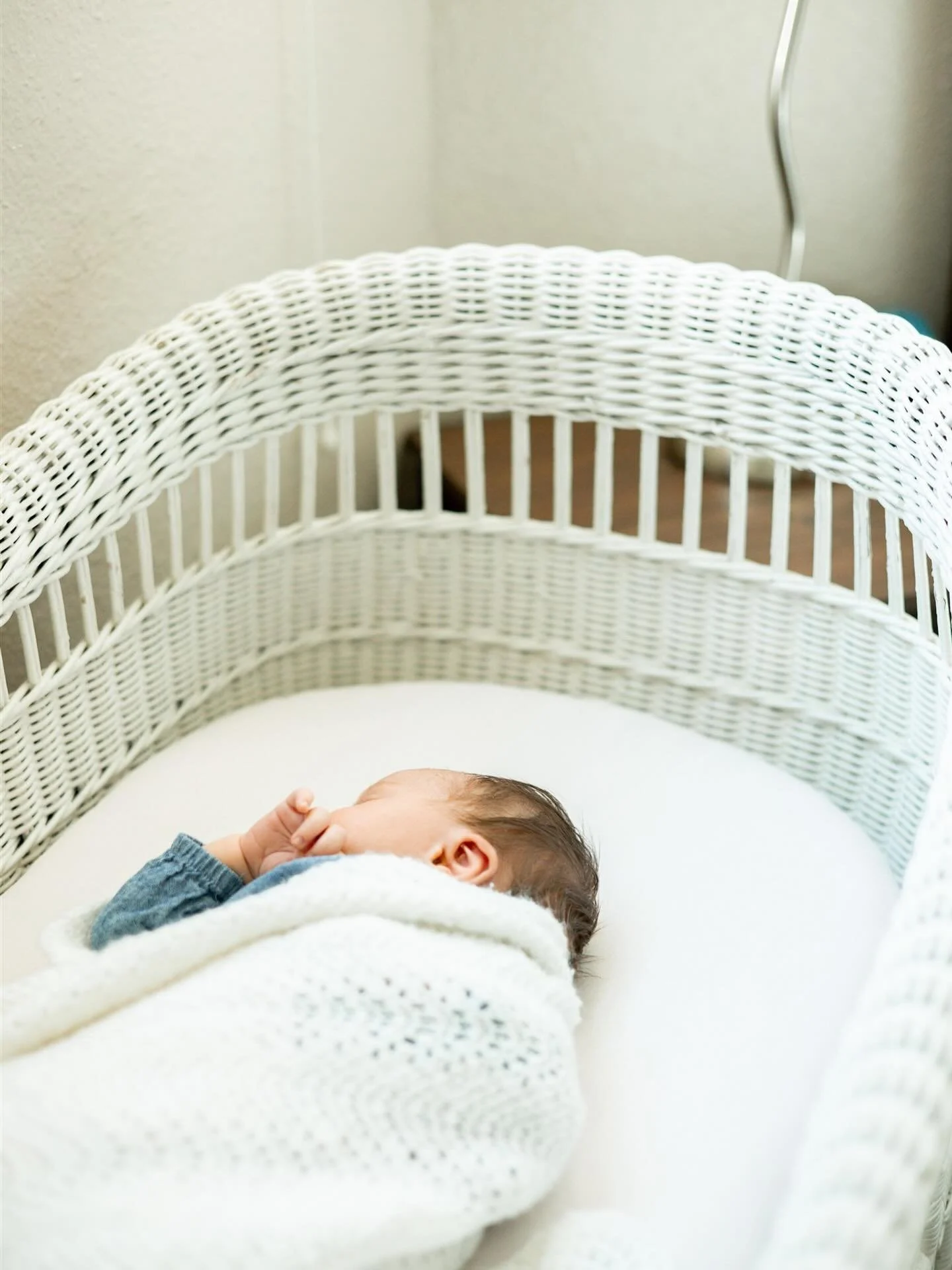 Baby in an heirloom bassinet 🤍 Love stepping into the corner of your life and capturing the magic and quiet chaos of the newborn transition. 

Sign me up for more sleepy newborn sessions, please. They are the most tender time with sweet mamas just t