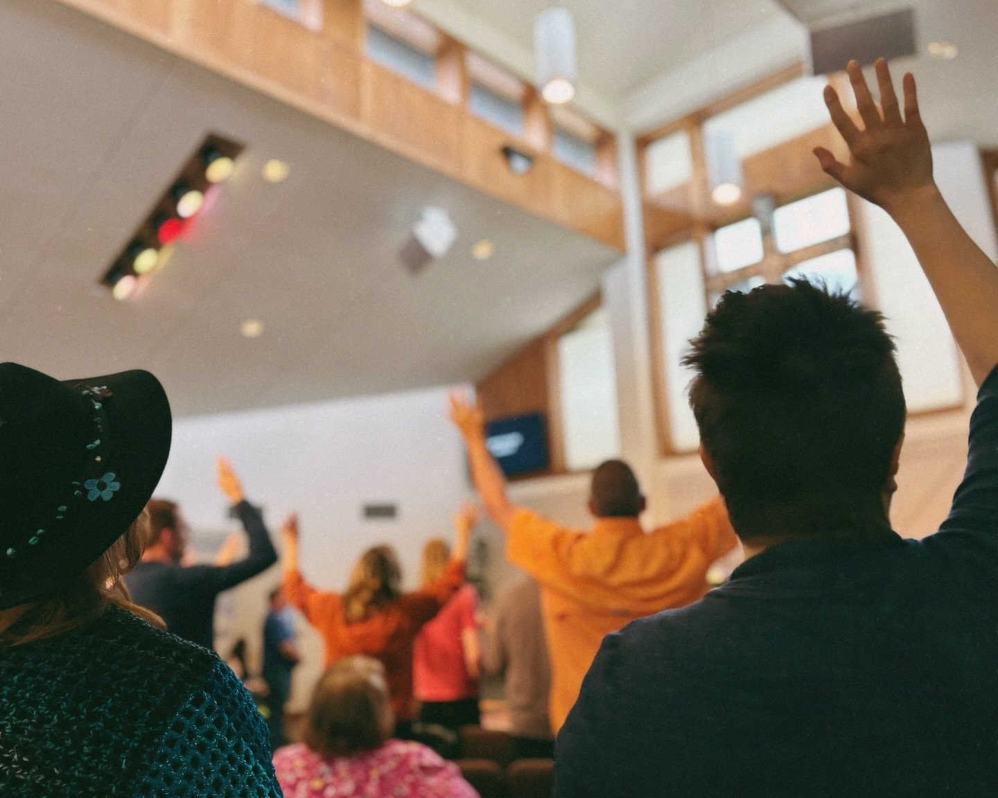 -
praise the Father
praise the Son
praise the Spirit, three in one
God of glory, Majesty
praise forever to the King of Kings.
-
#vineyardgrafton #lovegodloveothersperiod