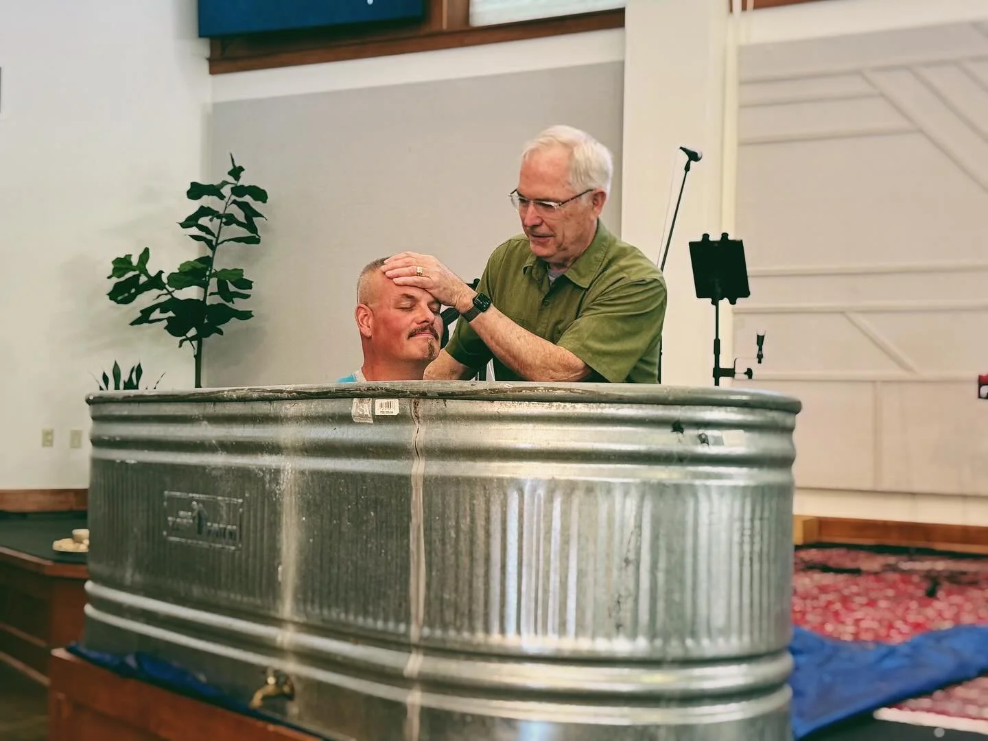 What a beautiful Sunday morning at the Vineyard.
Thank you, Danny, for sharing your heart today! If you seek, you will find!!! Already looking forward to next Sunday, 10AM worship. Where the spirit of the Lord is, there is FREEDOM! 💌