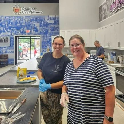 Meal Service Volunteer Opportunity
We are planning to serve 150 meals on Saturday, November 22nd. We will be serving a traditional Thanksgiving meal! 
There are several ways you can help:
Prepare and drop off food 
Serve meals on-site and package to-