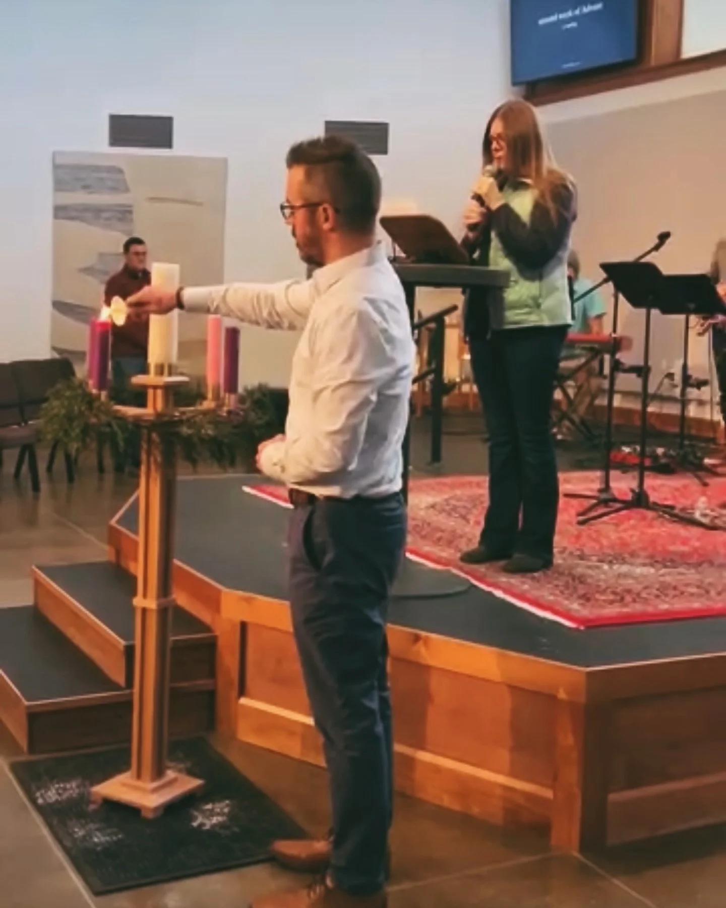 would you like to be a candle lighter or reader during the upcoming season of advent? We'd love to have you- sign up online: https://vineyardgrafton.churchcenter.com/registrations/events/3260393