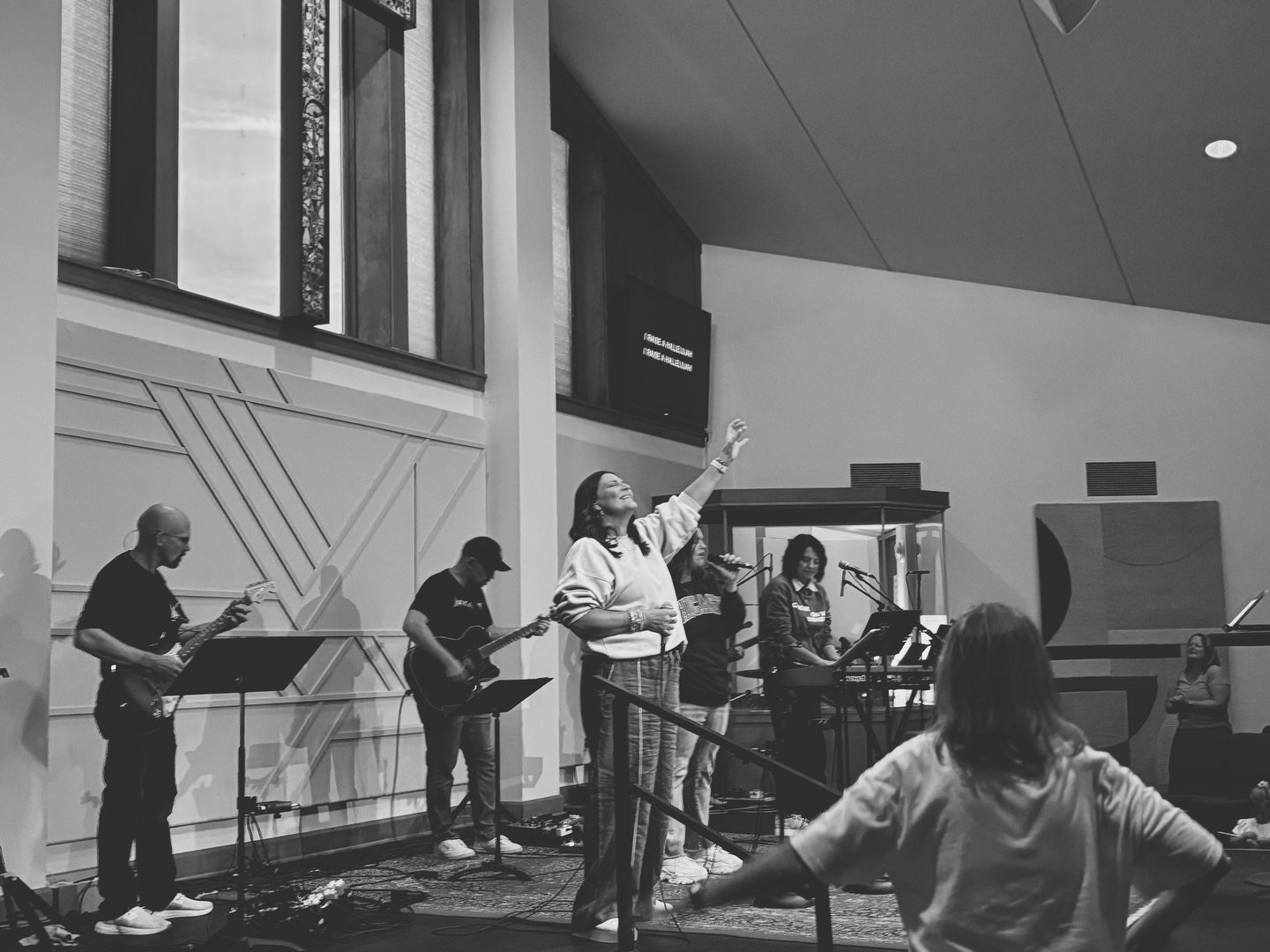 Be filled to overflowing. SATURATED // THIS FRIDAY, APRIL 17TH 7PM
Our heart is for everyone to encounter Love-experiencing transformation through worship! Come be a part of what God is doing here at the Vineyard! @vineyardchurch.co