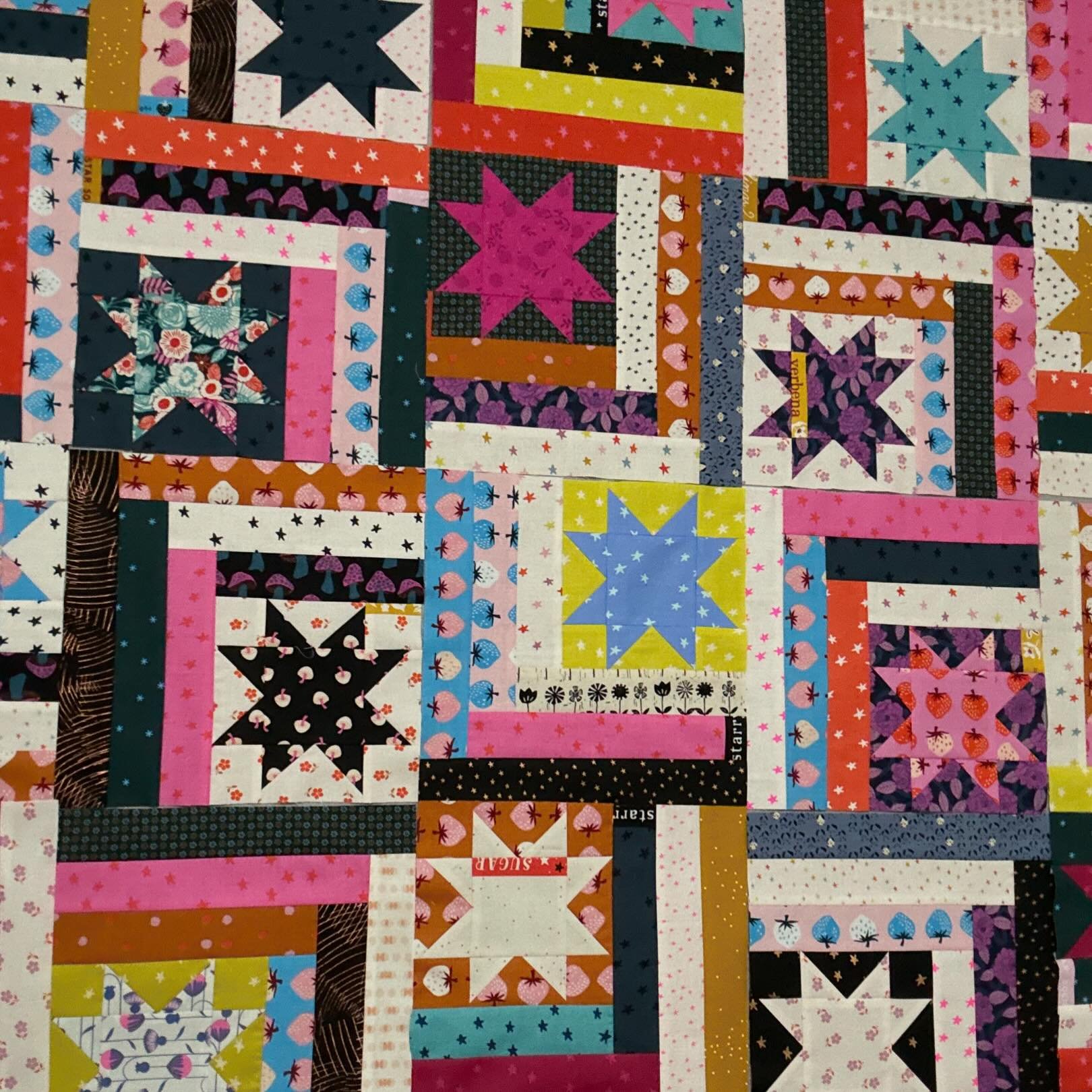 Working on a special quilt 💕 Loving all these bright @rubystarsociety colors and prints!
&mdash;
Pattern is #logcabinstarsquilt by @emily_dennis_ (with my own little twist 😉)
Fabric bundle from @themakingsofjoy 
&mdash;
#tekstylesco #tekstylescoqui
