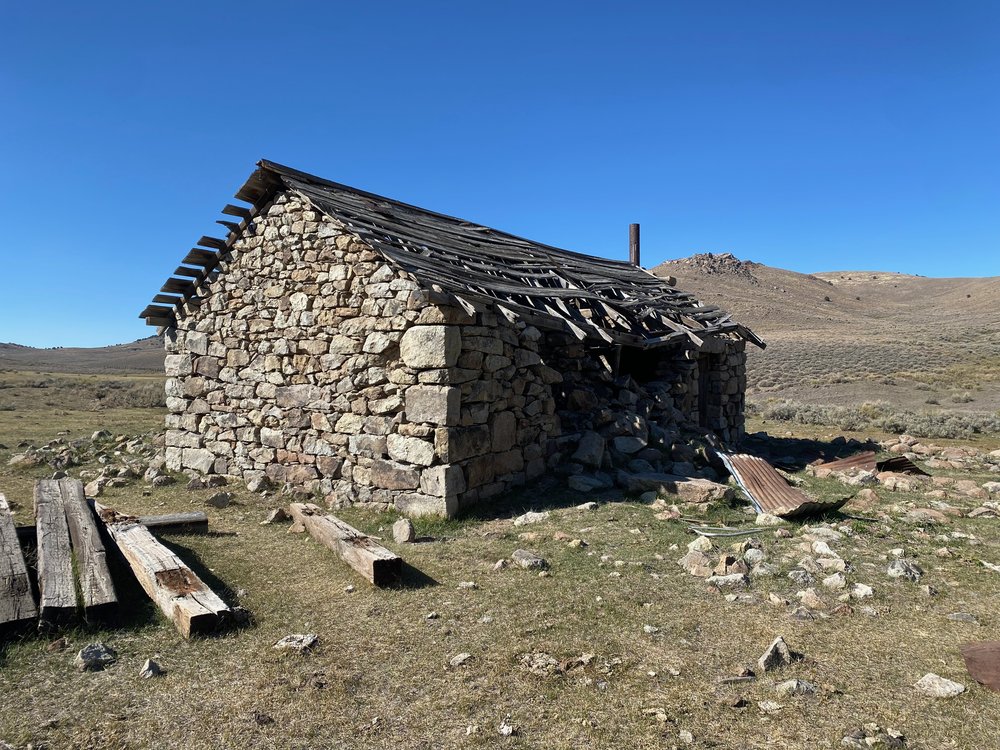  The abandoned cabin in the top of the Clan Alpine Mountain Range. 