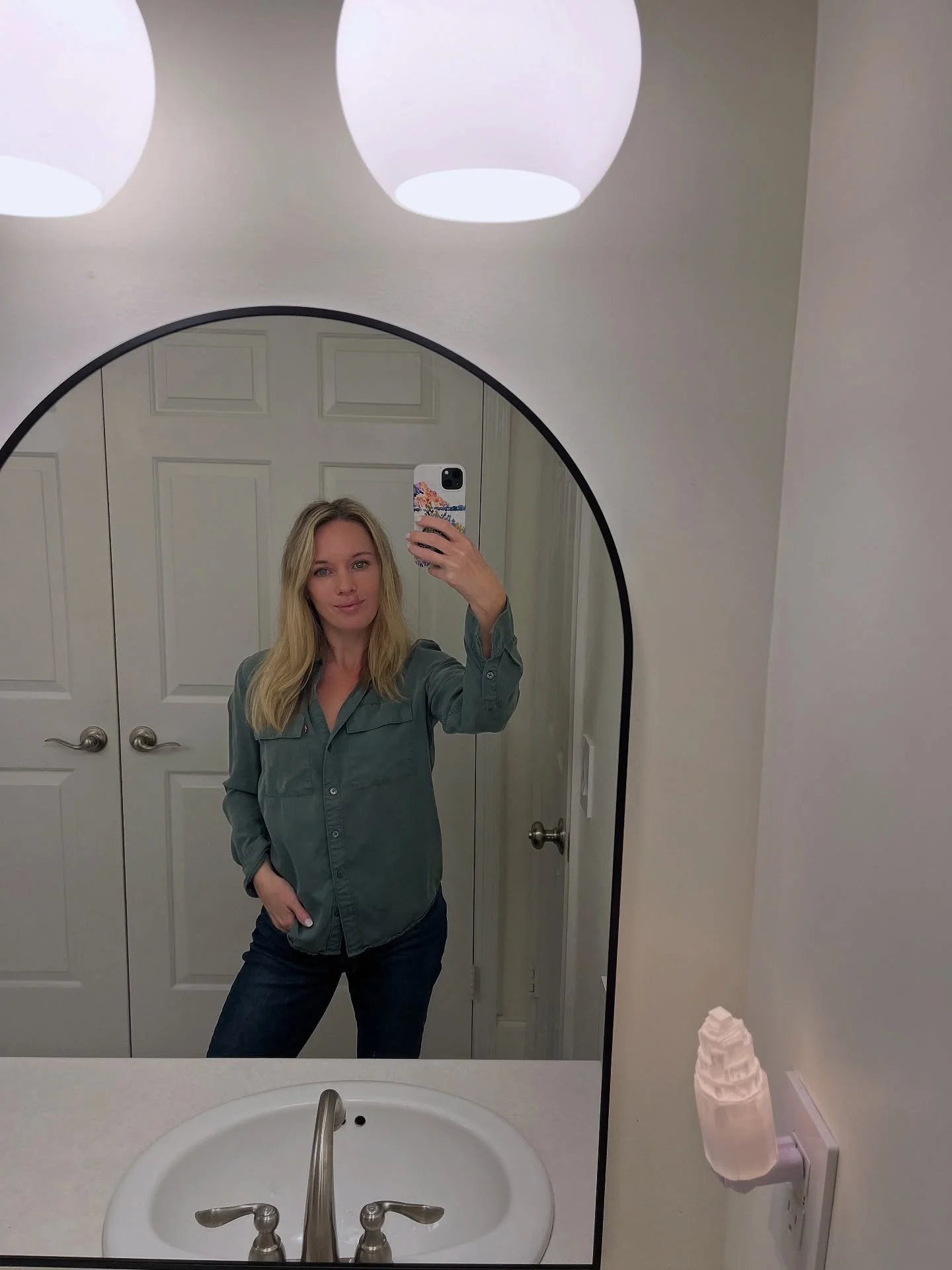 Soft launch of my little scar 
As well as 
Soft launch of an evolved me.

And now for today, to go experiment with immersing myself in the wonder that a 4 year old boy has for a convention center full of legos ✨