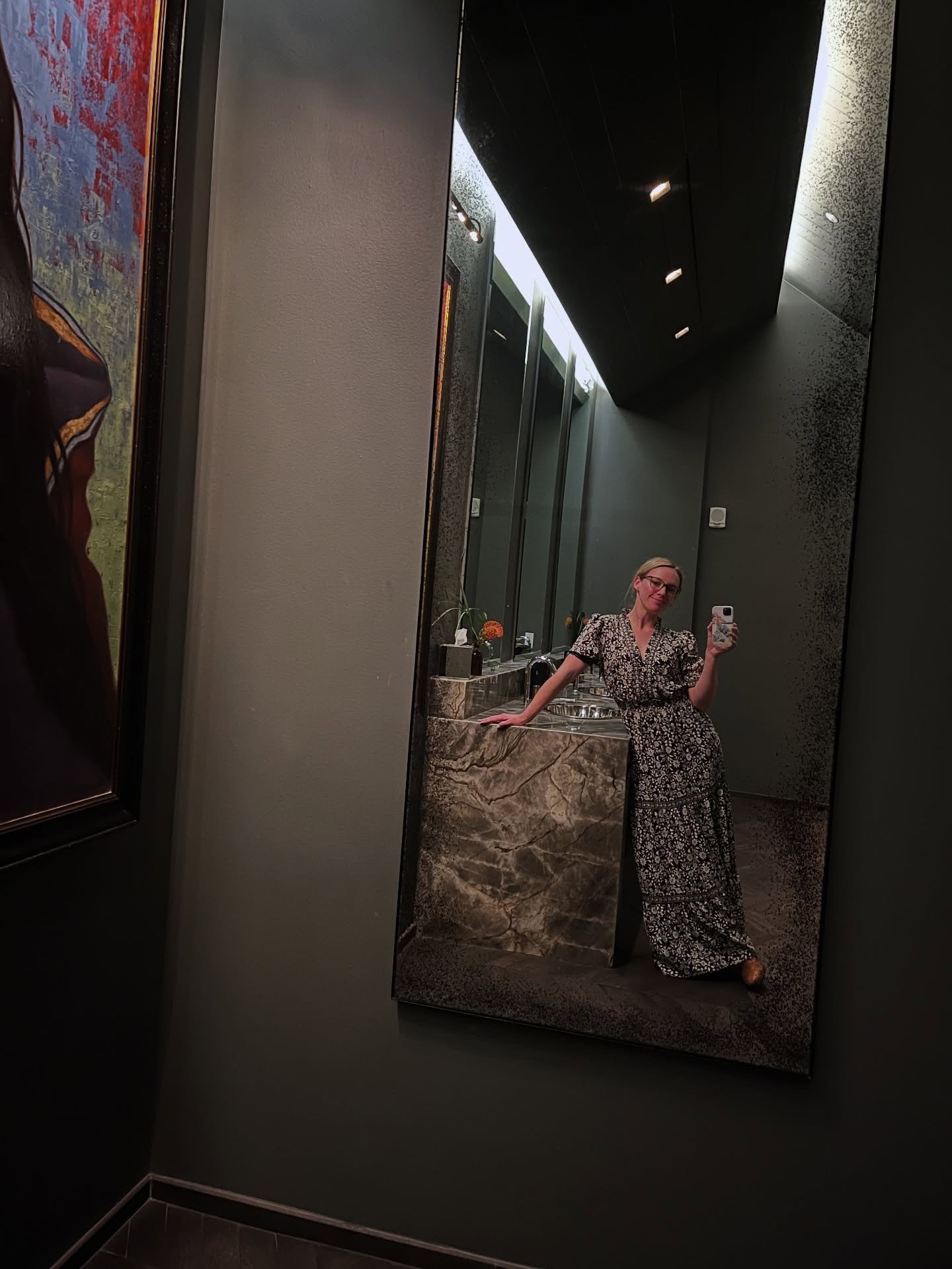 Hi, I&rsquo;m Kayla.

Sometimes I play with posing.
Sometimes I play. 

Beets, burrata and bison are chefs kiss.
And poems about becoming, 10/10 ✨

That&rsquo;s all.