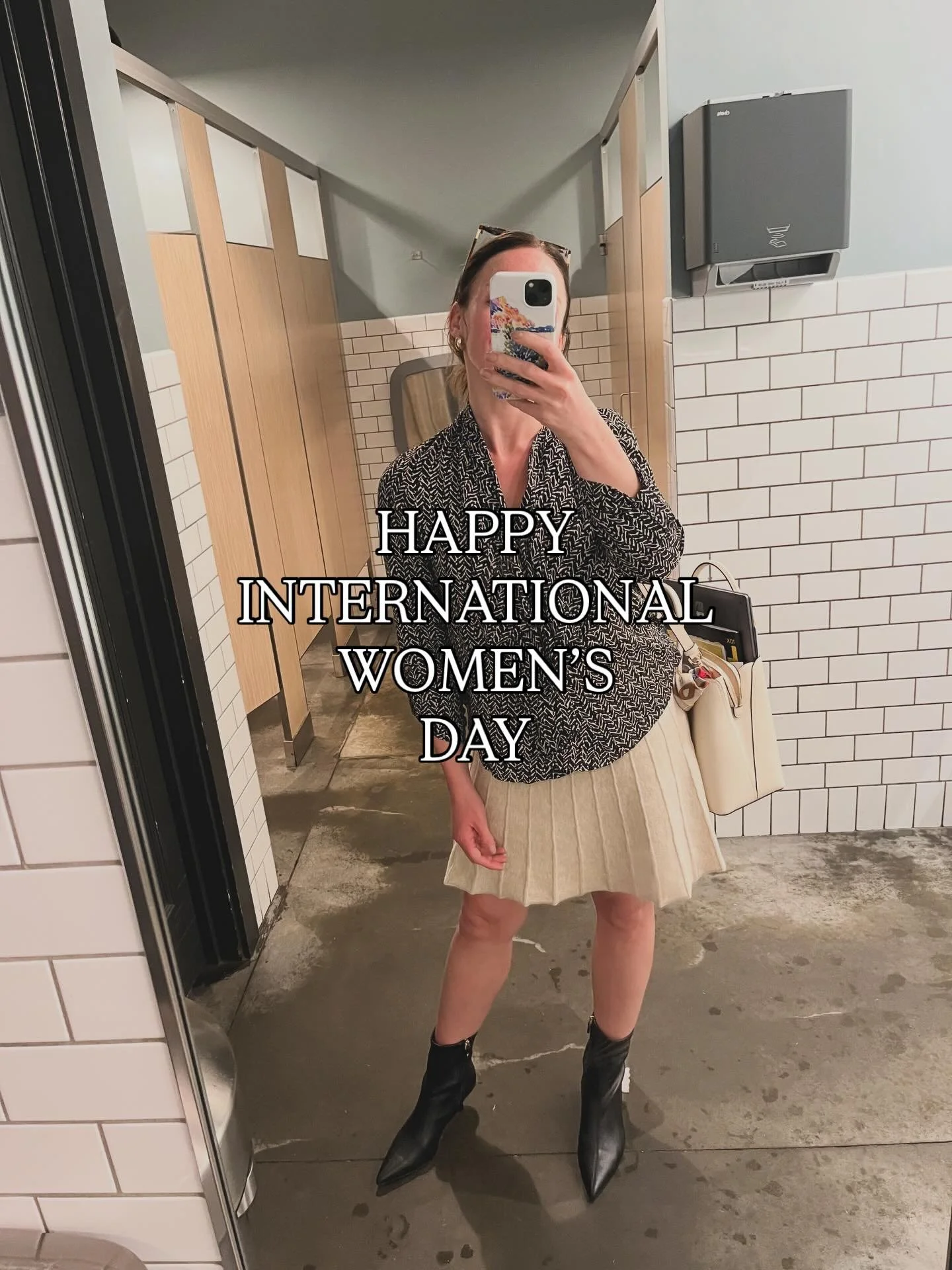 I am endlessly in awe of women.

In their strength, their softness, their courage, their vision, their intuition, their love, and the list goes on. 

I also am blessed to get to hold space for the other sides&hellip; the fear, the doubt, the uncertai