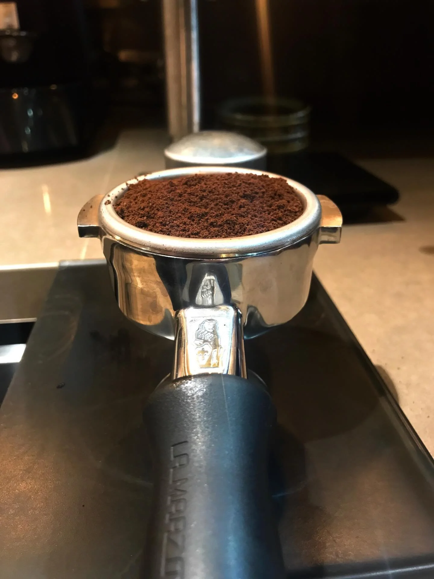 Where it all starts. 17g of finely ground Nizza beans. Nutty, chocolatey, delicious. 😍😍