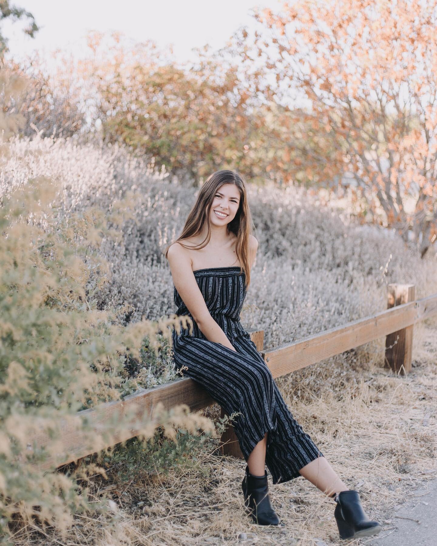 Fun portrait session with @allyw_24! We found out that our original location was closed when we arrived, so we drove over to my favorite little natural preserve and the photos turned out great :) 
In other news, I moved to Santa Barbara for school, s