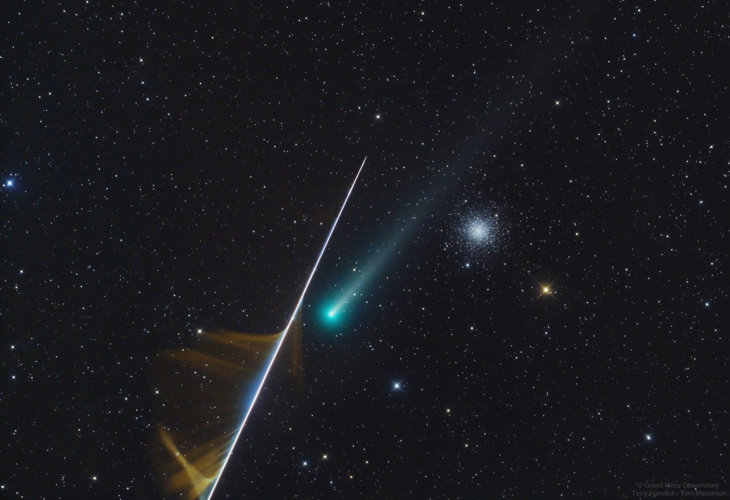 2021_12_08 - Comet Leonard, M3 with meteor.jpg