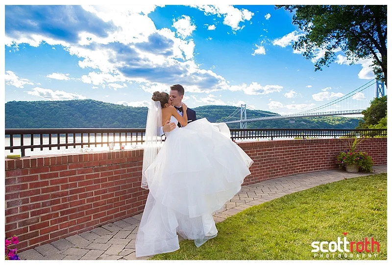 The Grandview Wedding Photography - Meet Danielle & Drew