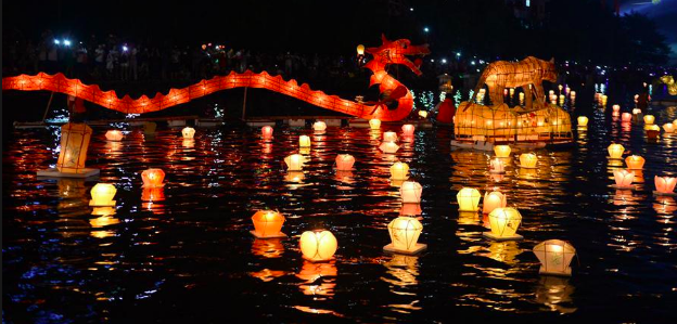 Ch 47 - water lanterns with dragon.png