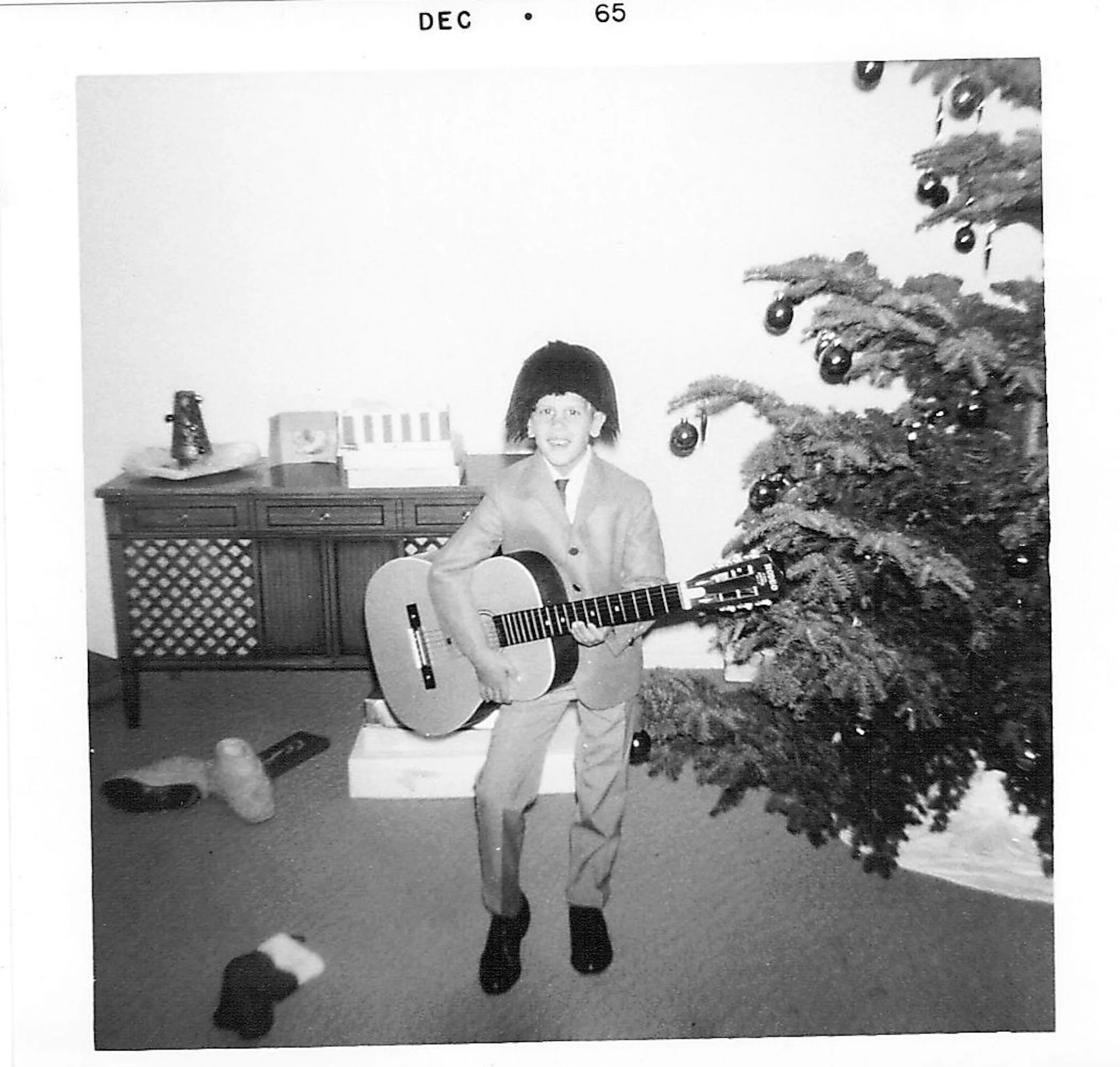 Eric Henderson - Early Memories of the Guitar