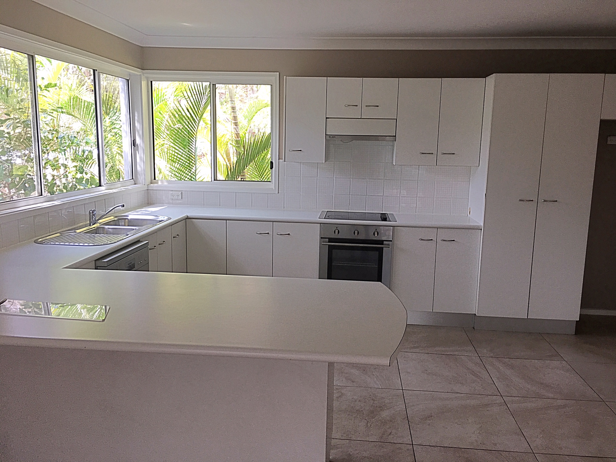 end of lease clean kitchen East Gosford - Copy.JPG