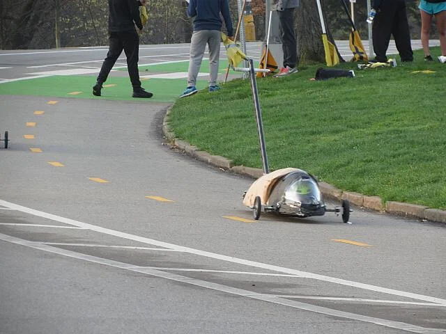 Argo coming up to the turn