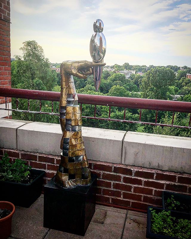 What a view!! Recently installed bronze and stainless steel sculpture. #stainlesssteelart #bronzesculpture #bronzeandstainlesssteelsculpture #birdsculpture #birdart #polishedstainlesssteel #outdoorsculpture #balconyart