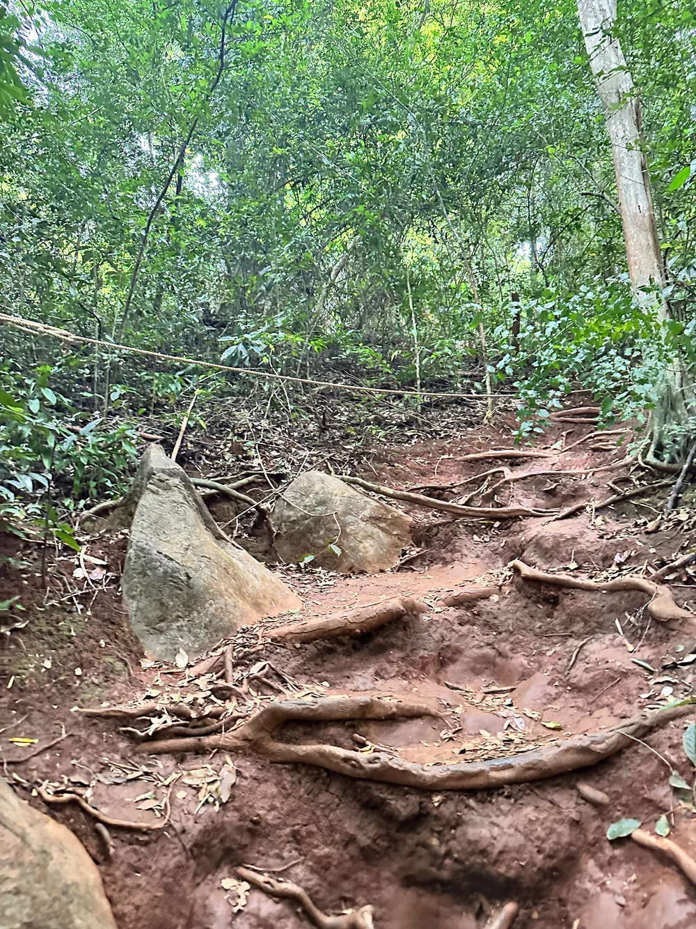 The precarious trailhead