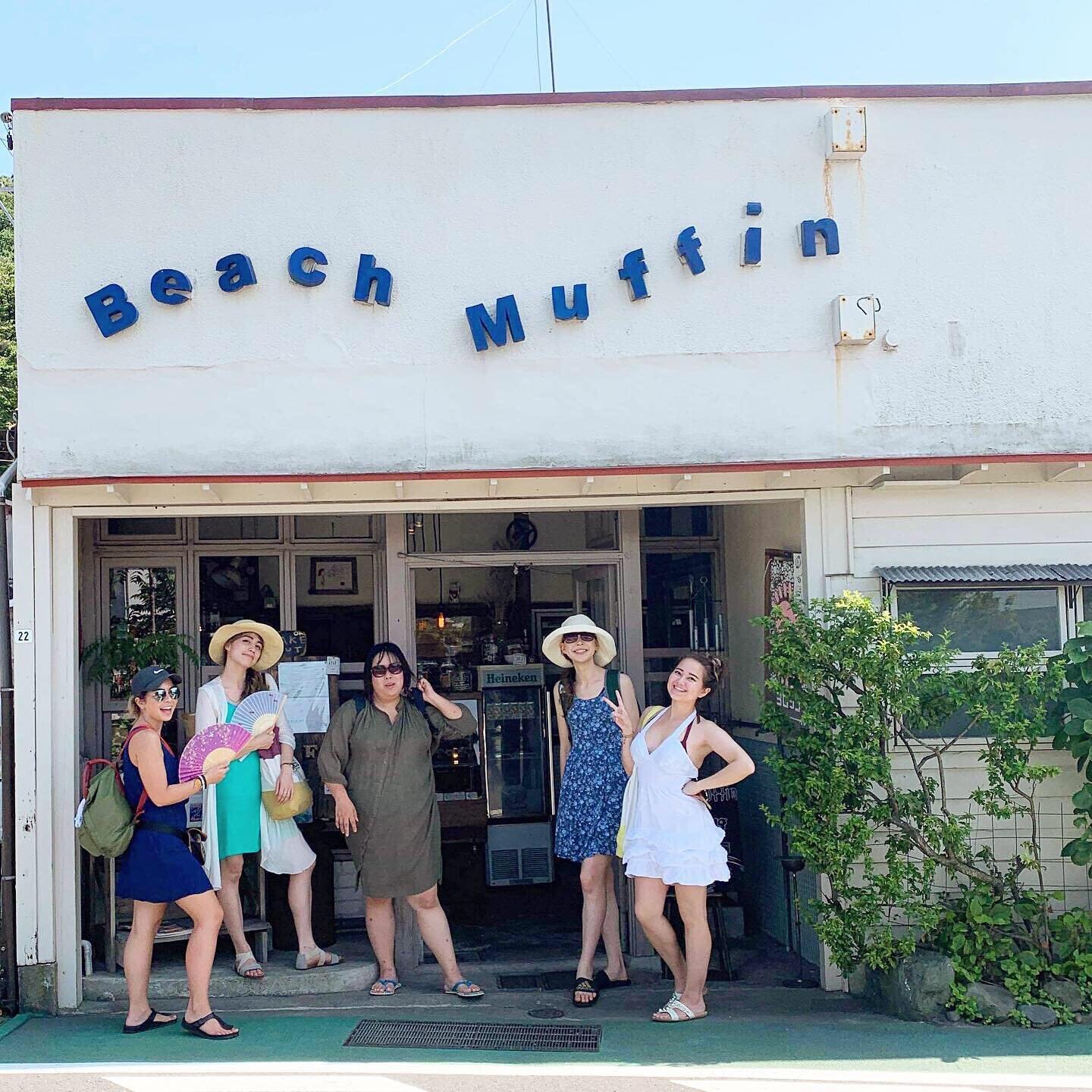 Meet you at the beach, muffin! Check out this cute little caf&eacute; near #ZushiBeach where all things served are vegan 😍 and they&rsquo;ve got local craft brews from #YoroccoBeer on tap, too! Just an hour away from Tokyo, and a ten minute walk to 