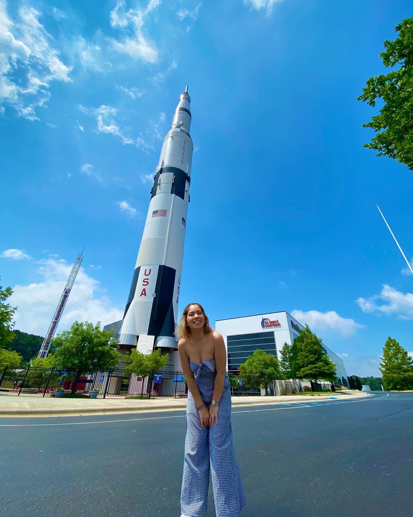 ✨&ldquo;One step for (wo)man, one huge leap for (wo)mankind&rdquo;⚡️

Dreaming as big as the stars and the universe, this place reminded me that the sky isn&rsquo;t the limit 💫

Swipe ➡️ to see me nerding out 🤓 at the sight of the 🚀🚀

#NASA #NASA