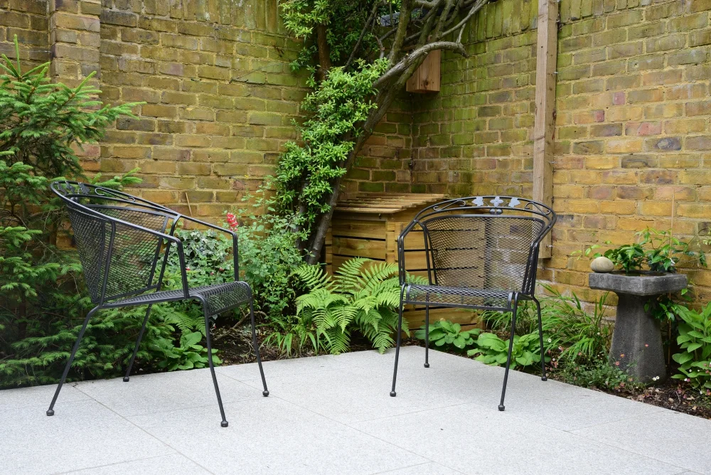 Twickenham courtyard 2 Arthur Road Landscapes.jpg