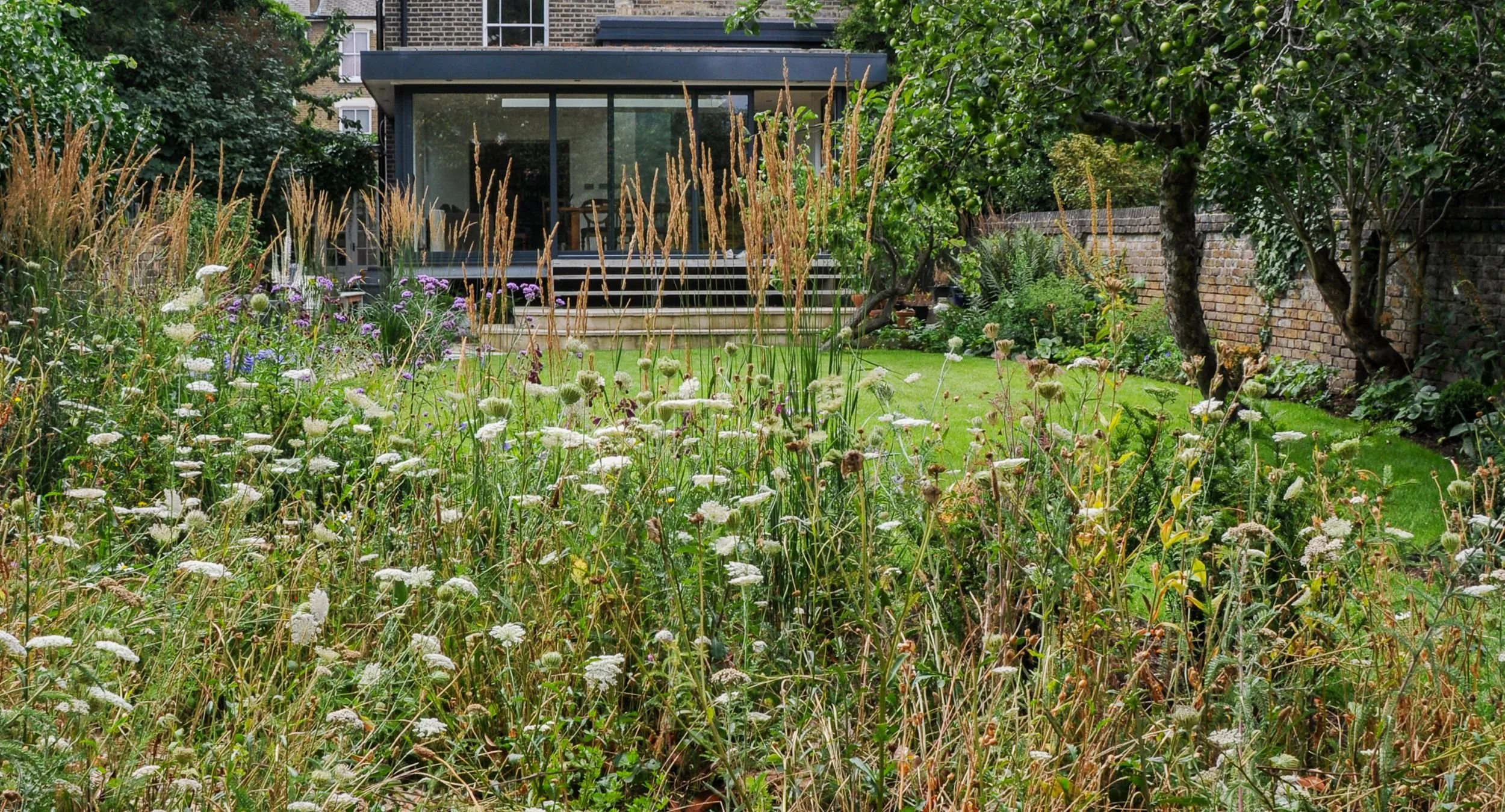 A country garden in Brockley