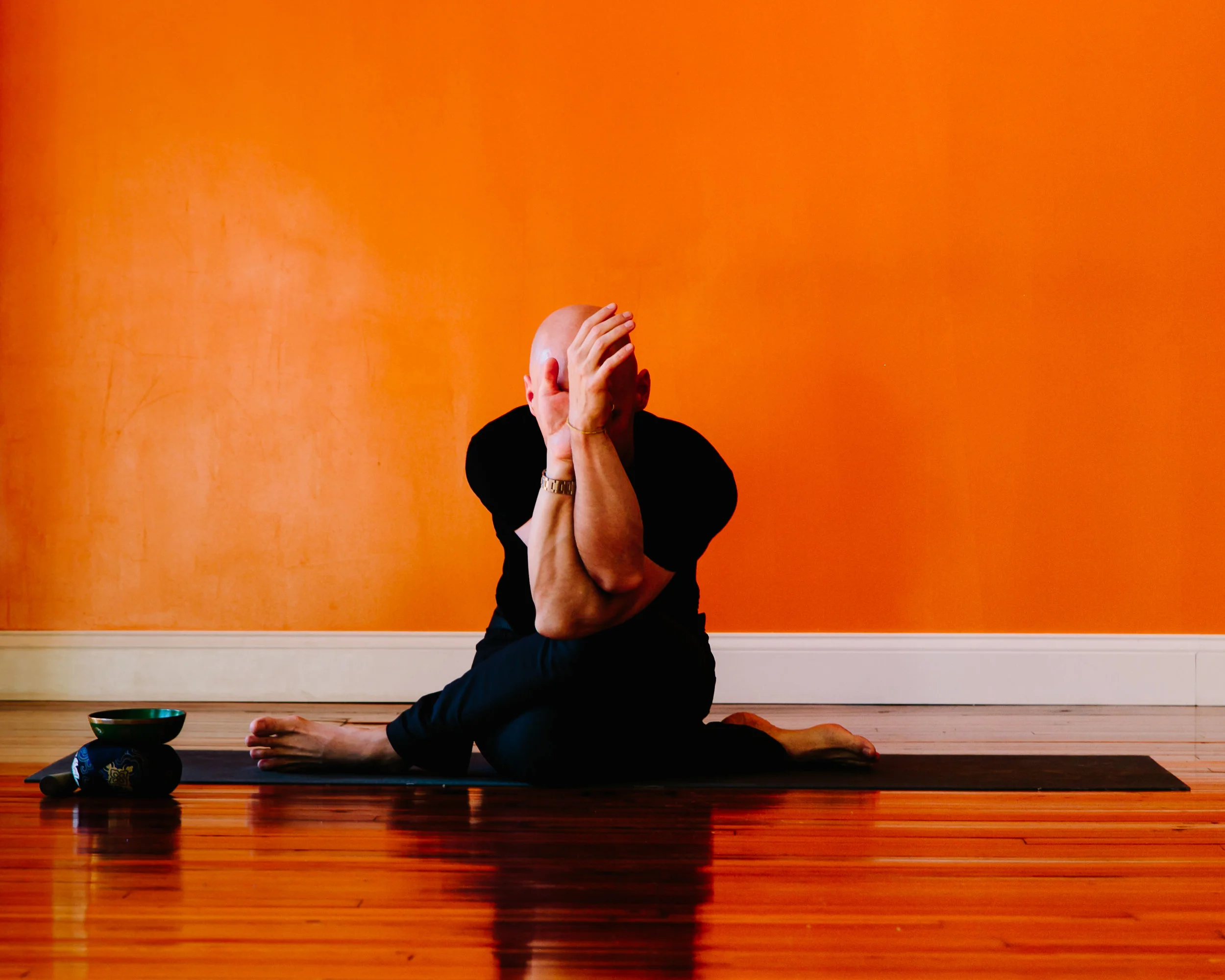 Ein Weg mit Aussicht: Yin Yoga mit Josh Summers - AUSGEBUCHT!