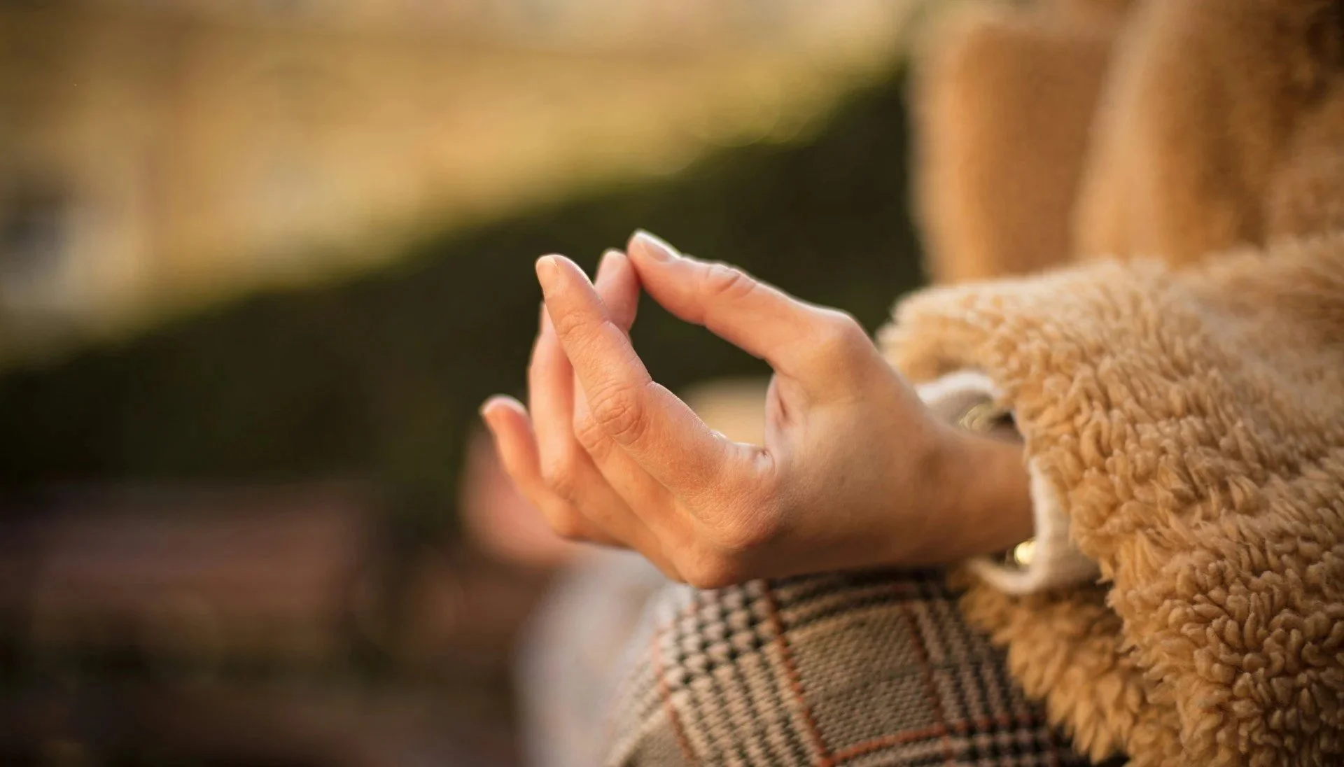 STRESS BEWÄLTIGUNG DURCH ACHTSAMKEIT (MBSR)