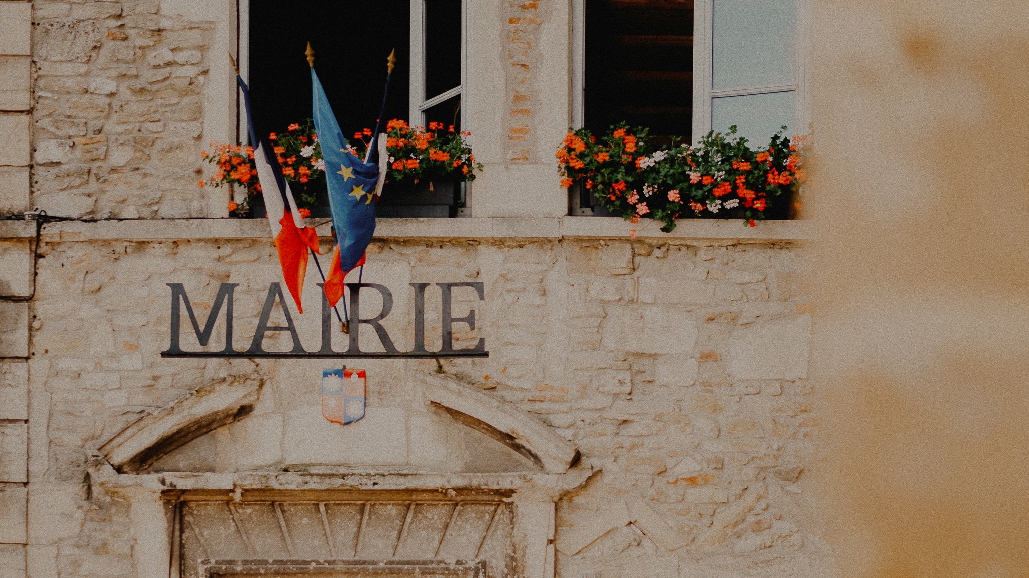 0035-20210710111839-mariage-chateau-chapeau-cornu.jpg
