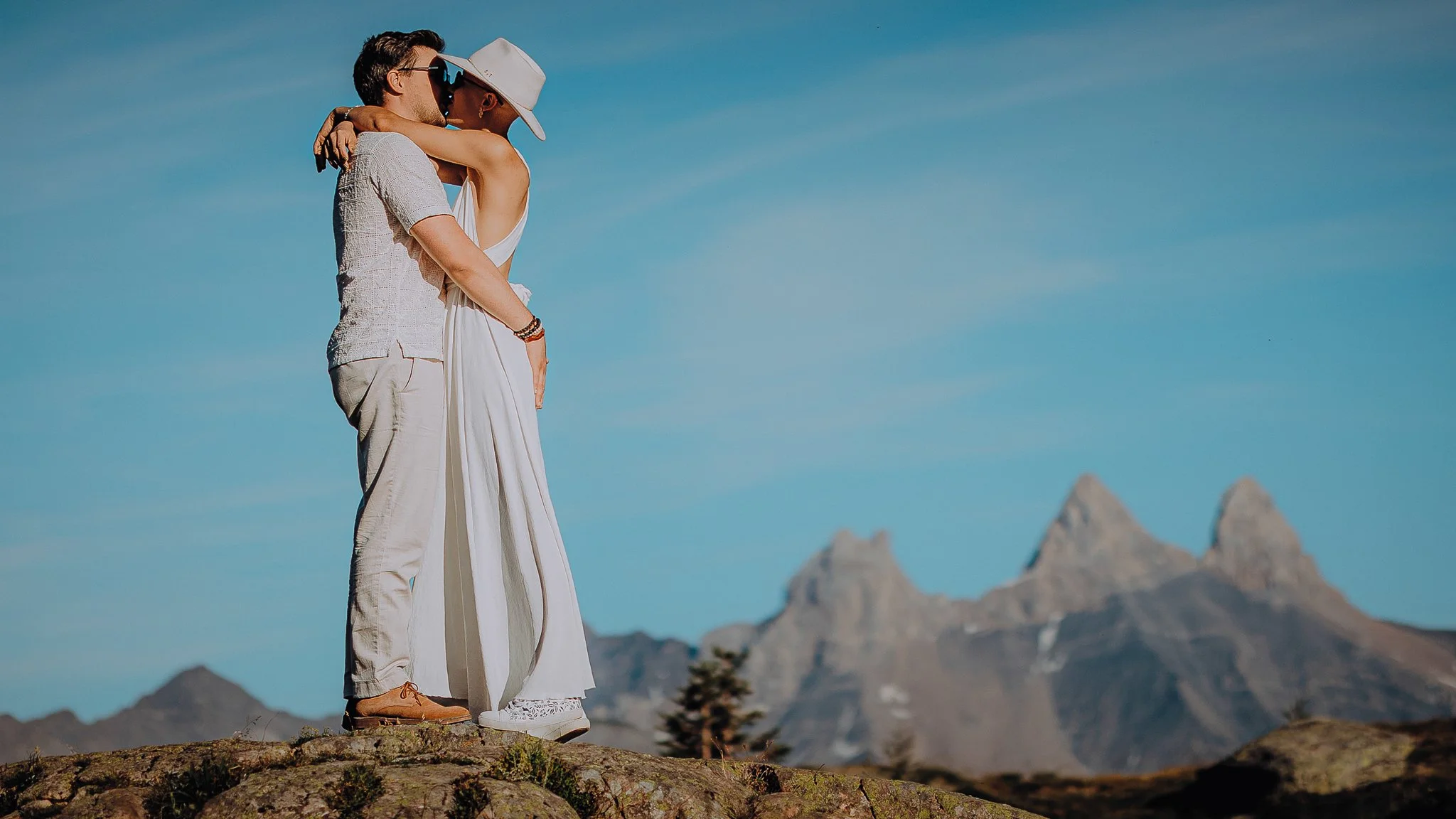 0005-seance-couple-montagne-maurienne.jpg