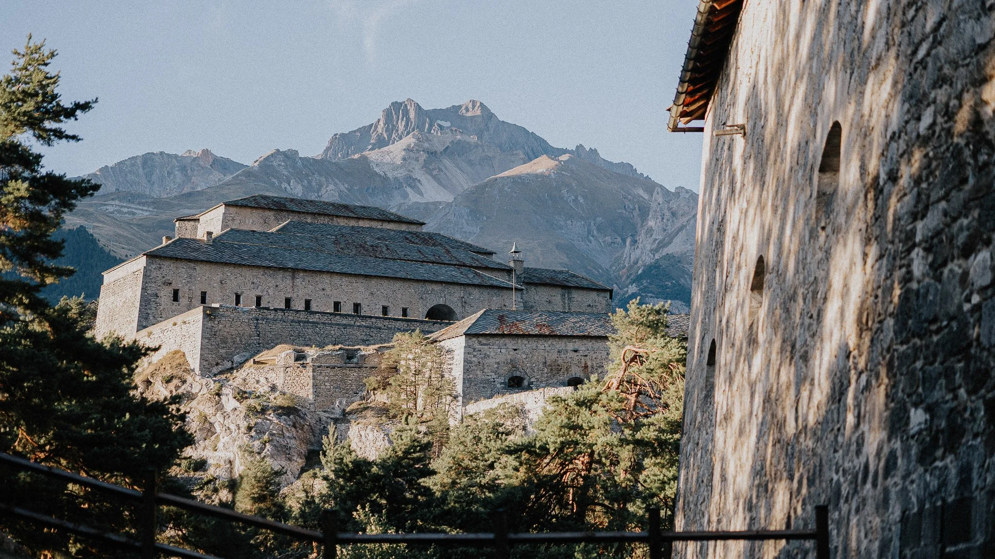 0090-mariage-fort-marie-therese-savoie-maurienne.jpg