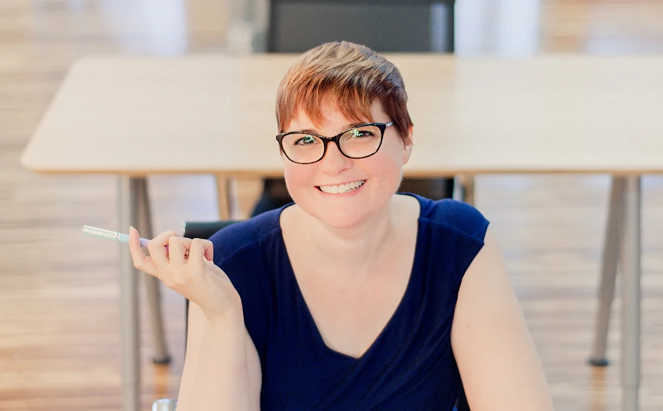 Jenn-Murray-Pen-in-Hand.jpg