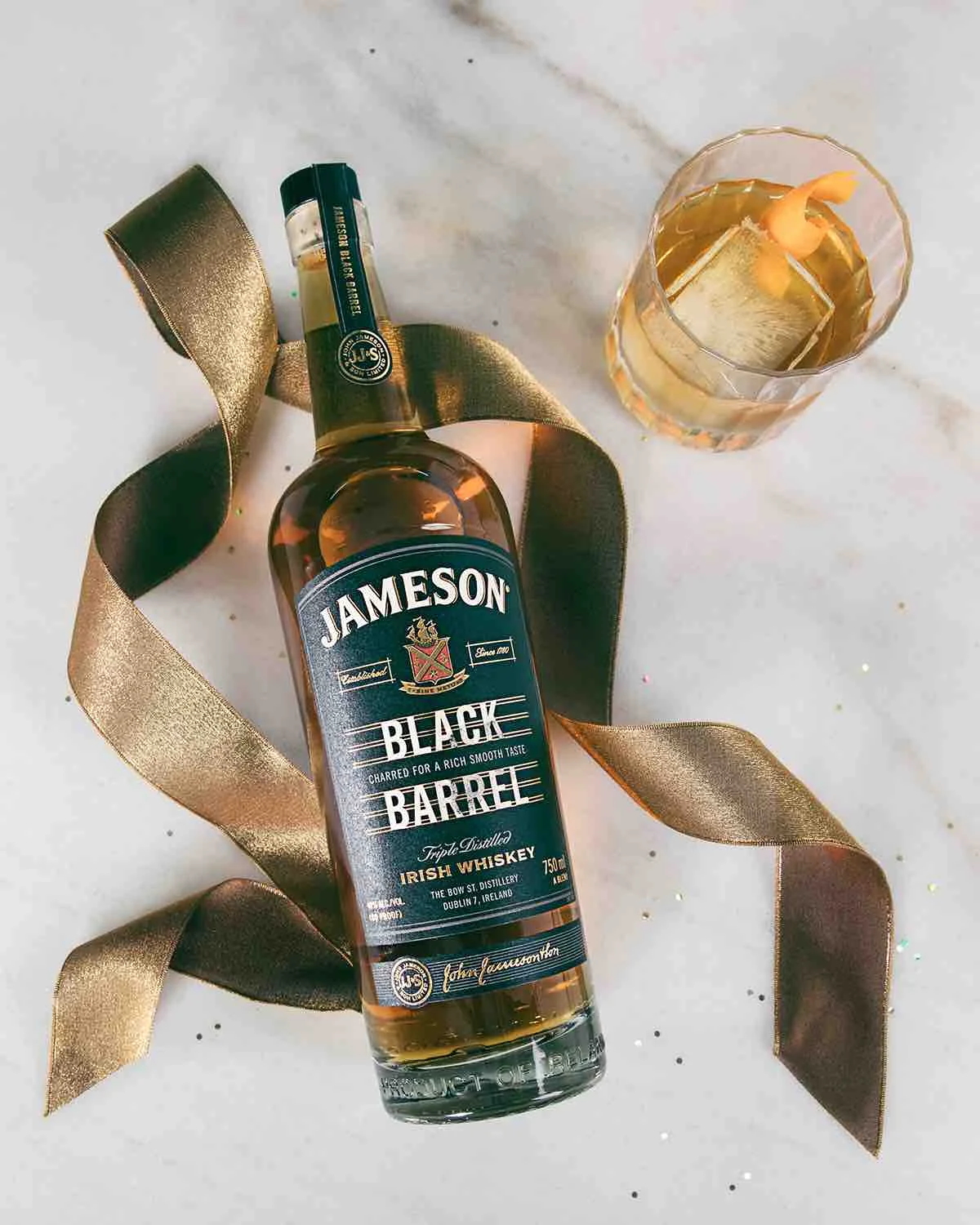 FY19_JAM_JBB_FATHERSDAY_NATIONAL_PRODUCT_FACEBOOK_STILL_4x5_BottleRibbonOldFashioned-8938 (1).jpeg