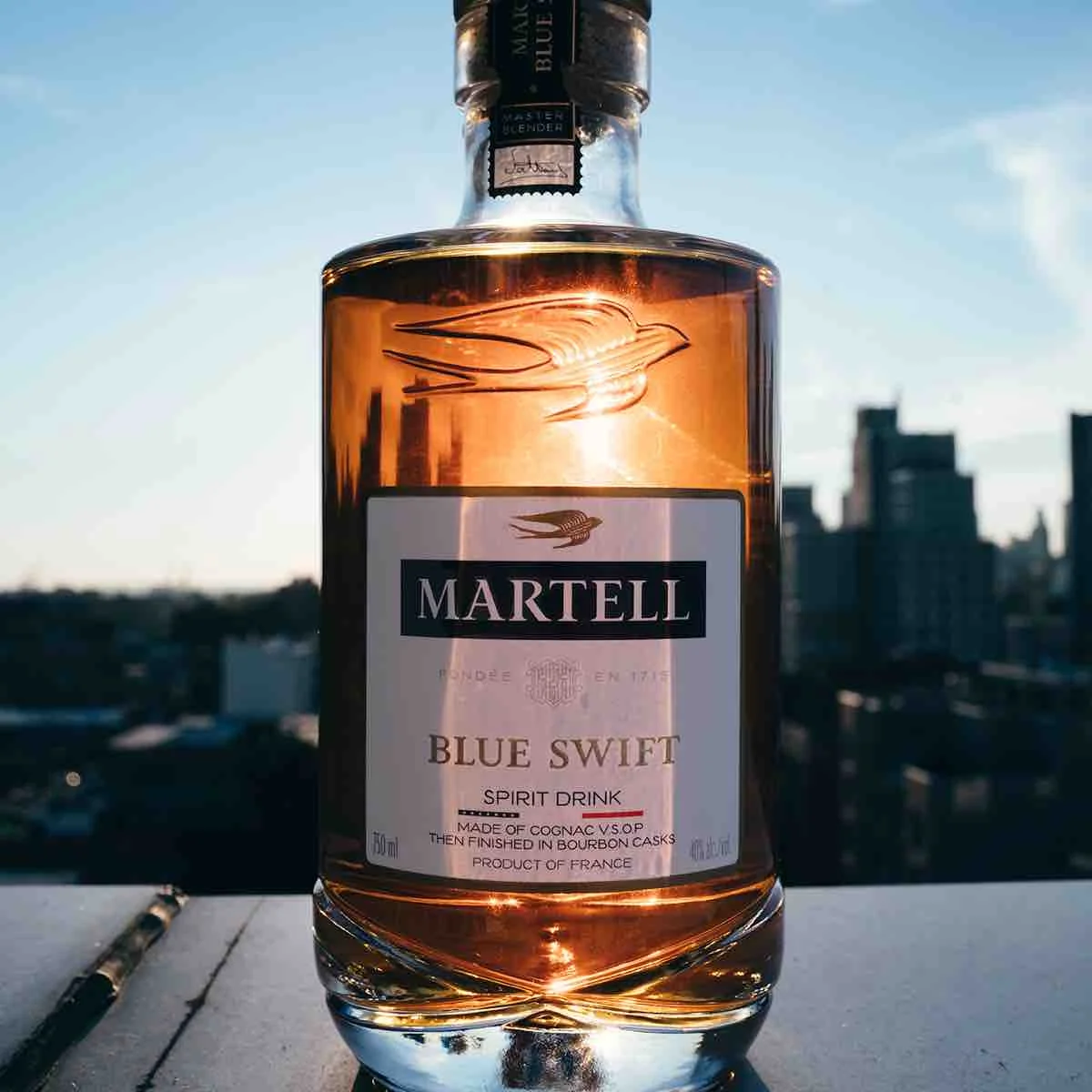 FY19_MAR_BLUESWIFT_SUMMER_NATIONAL_LIFESTYLE_INSTAGRAM_STILL_1x1_Bottle-Rooftop-08922.jpeg
