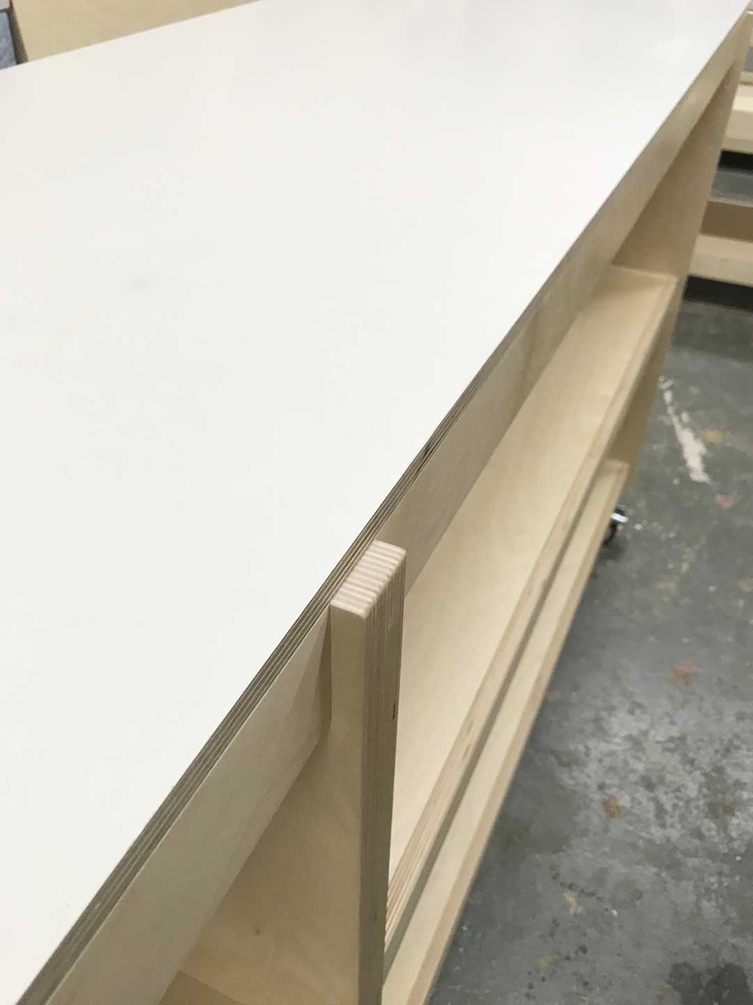 L Rolling Studio Carts Pre Fin Detail.png