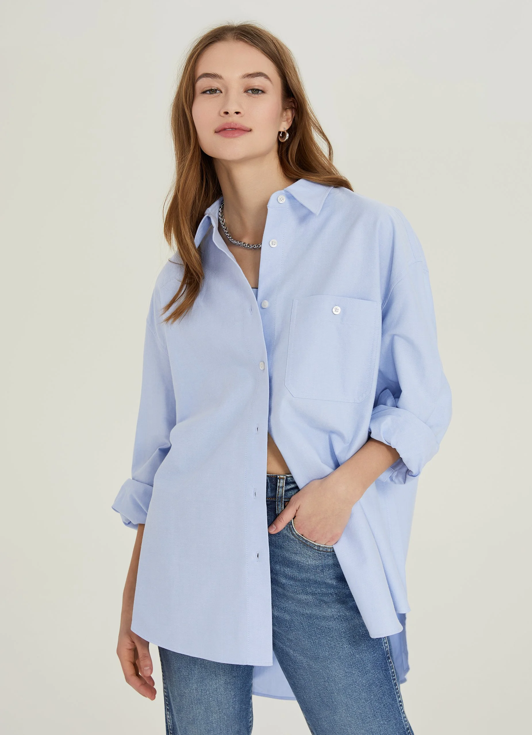SWET002480_ClassicButtonUp_LightBlue_01.jpg