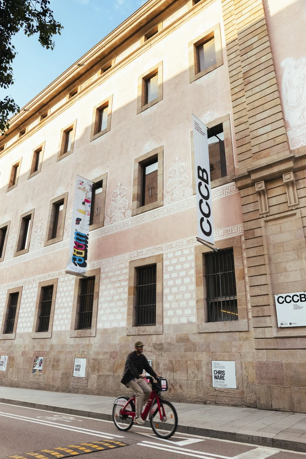 Chris Ware_CCCB_2025_10_BaixaRes001.jpg